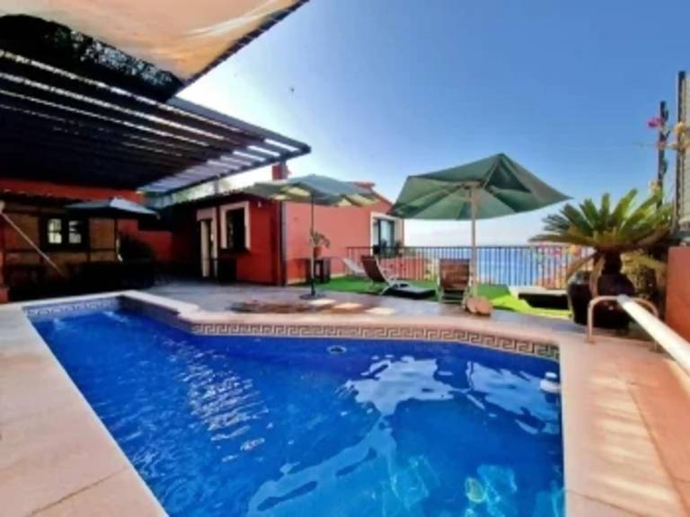 Children-friendly vacation home with private pool & patio | Sea view | Beach nearby | Pet-friendly in Roses