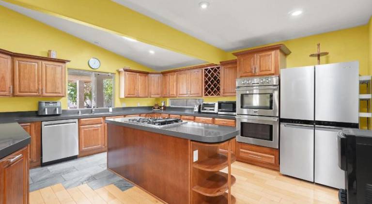 Resort style Villa 6 Bedrooms with Pool, Hot Tub, Wet Sauna, Basketball, Mini golf and much more — photo 4