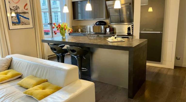 Fully equipped pleasant holiday apartment | Near Bordeaux Cathedral | Pets allowed in Bordeaux