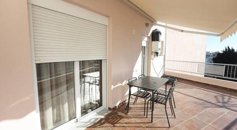 Apartment with terrace — photo 4