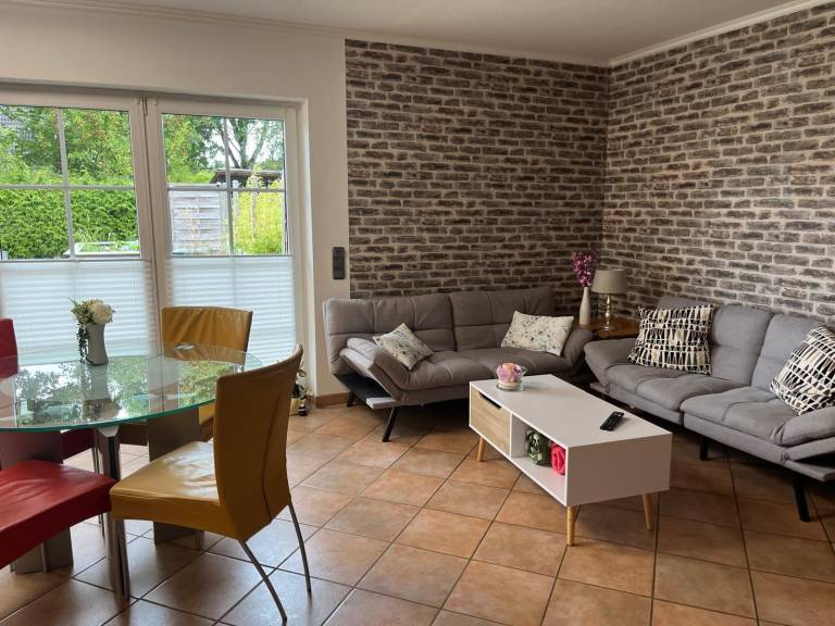 Rental apartment with grill, patio & yard | Garden view — photo 5