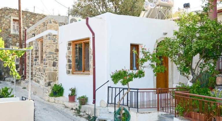 Vacation home with terrace in Sitia