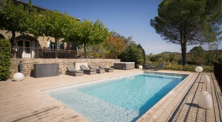 Villa with hot tub & pool — photo 2