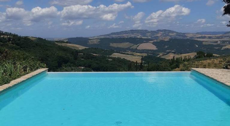 Urlaub, wo die Toskana noch authentisch ist - Rustico aus 16Jh mit Infinity Pool in Pomarance