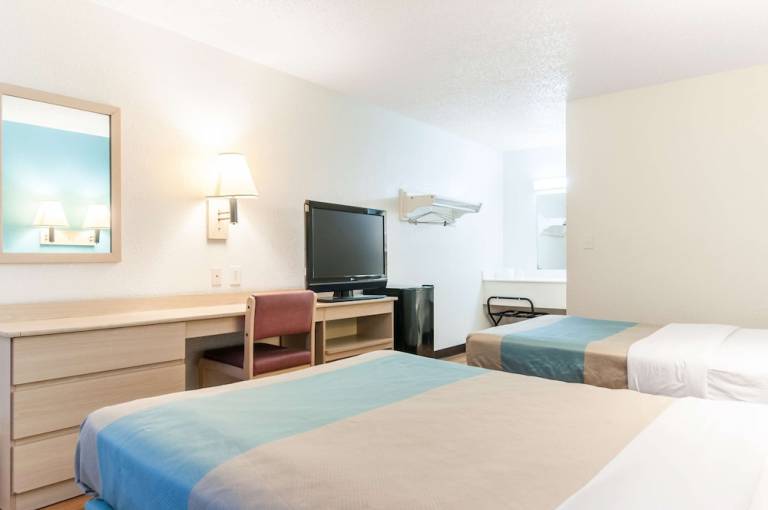 Motel  Farmington Hills
