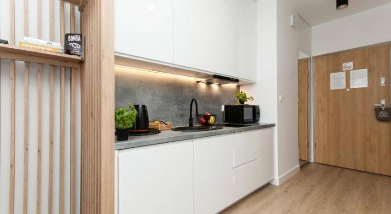 Rental apartment with patio — photo 4