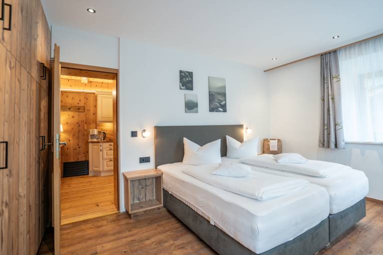 Family-oriented apartment with terrace, yard & pool | Suitable for remote work | Pet-friendly — photo 2