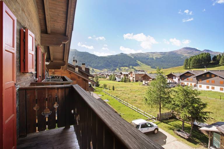 Apartment 'Appartamenti Lorenza 3 Baite Giotto' with Mountain View, Shared Garden and Wi-Fi — photo 3
