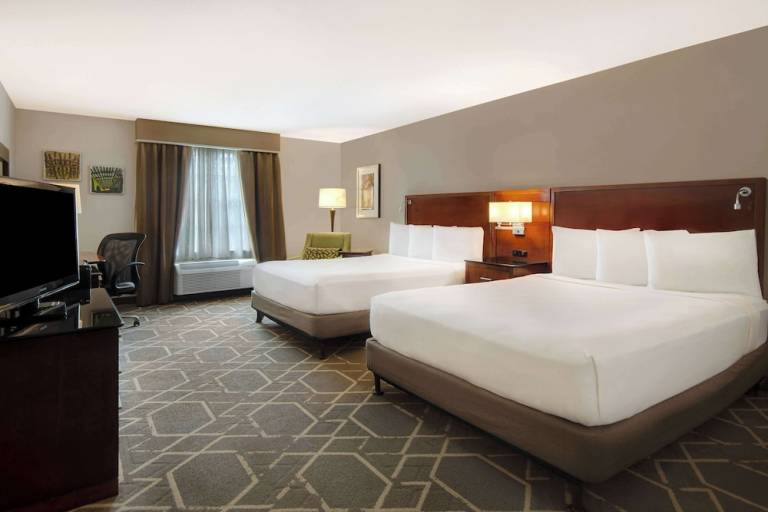 Resort  Many