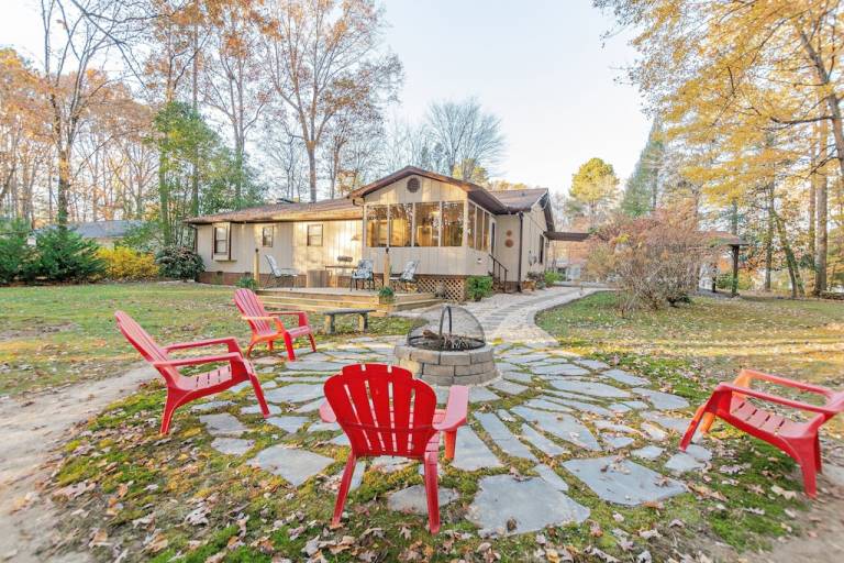 Asheboro, NC Vacation Rentals from 89 HomeToGo