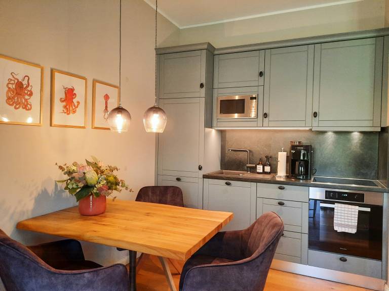 East Frisian chic: Holiday home in country house with private lake — photo 2