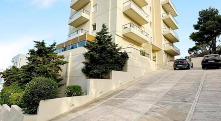 Apartment with jacuzzi — photo 4