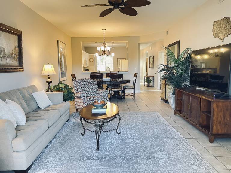 Sapphire Lakes Quartz Subdivision 1 floor no stairs Pickleball 3BR Naples Monthly Retreat Gated Pool — photo 3