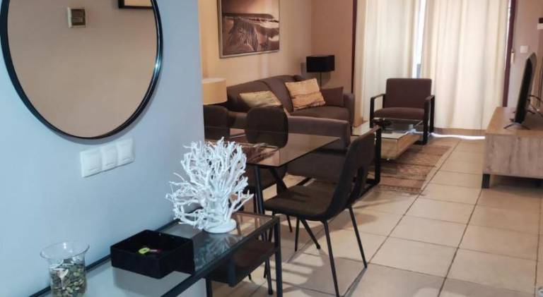Apartment with pool — photo 4