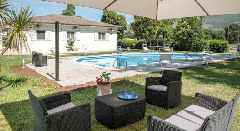 House with hot tub & pool in Frosinone