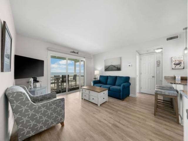 Condo with pool in Carolina Beach, NC
