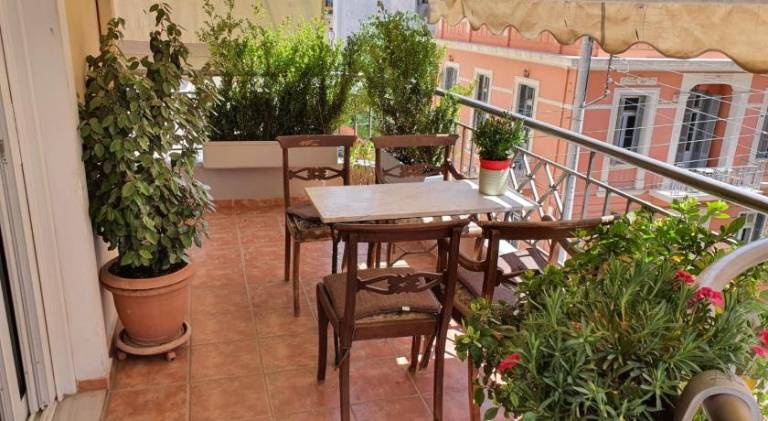Rental apartment with patio | Close to Temple of Olympian Zeus | Good for workation — photo 4