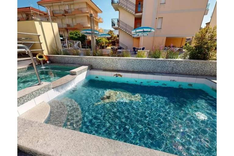 Holiday apartment with garden & pool — photo 3