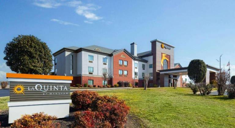 La Quinta Inn & Suites by Wyndham Loudon in Loudon, TN