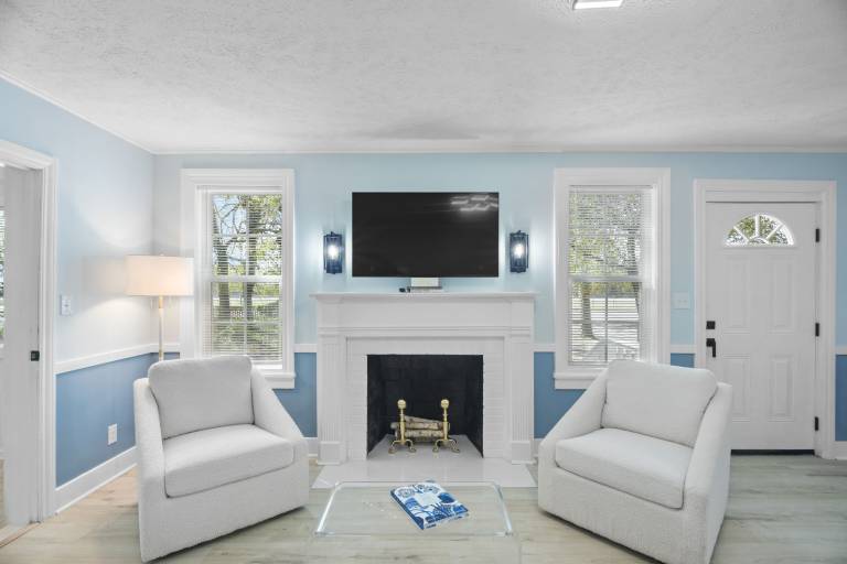 Cottage  Forest Hills