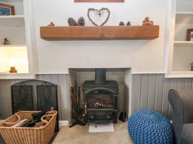 Cottage with garden — photo 4