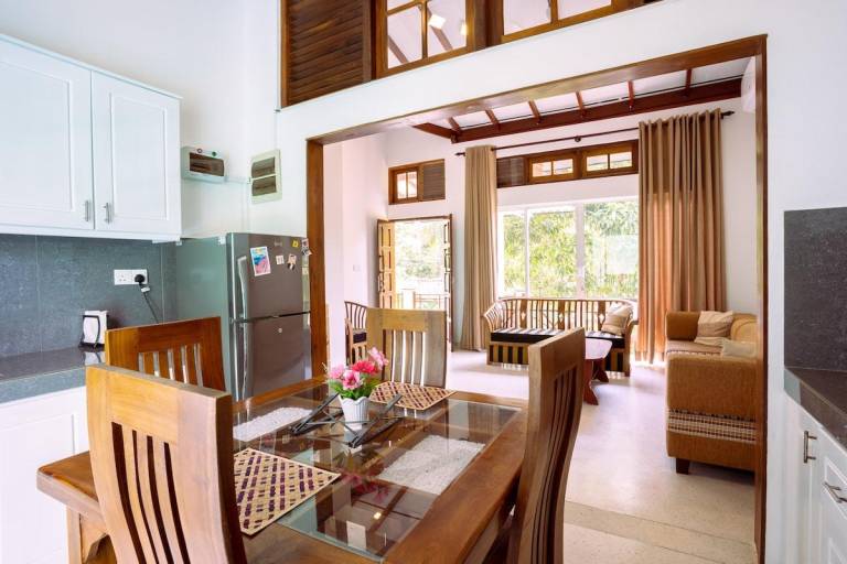 Villa with garden, pool & barbeque | Perfect for remote work — photo 4