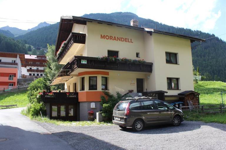 Holiday apartment with 4 rooms for 6 persons — photo 2