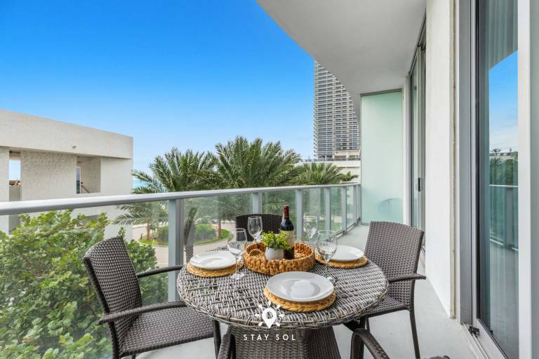 Beachfront Condo Amazing Pool Oceanview Balcony — photo 5