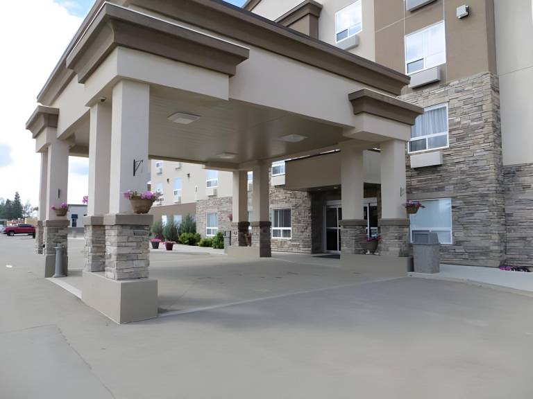 Service Plus Inns & Suites Drayton Valley