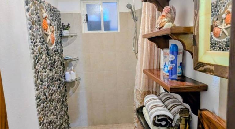 Apartment with pool — photo 2