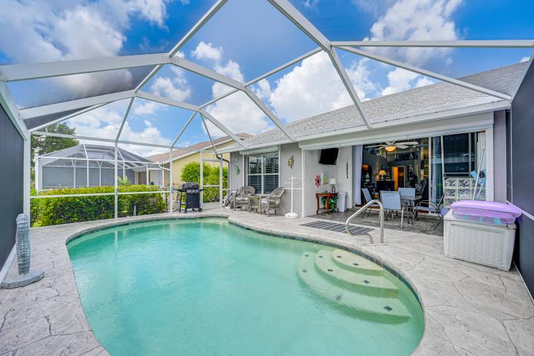 Charming Naples Getaway w Pool 5 Mi to 5th Ave