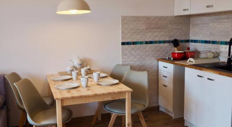 Holiday apartment with yard, private pool & patio | Pets allowed — photo 3