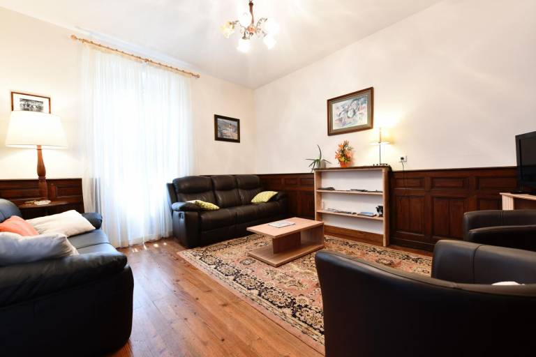Ample gite with garden, BBQ & patio | Pets are welcome — photo 4