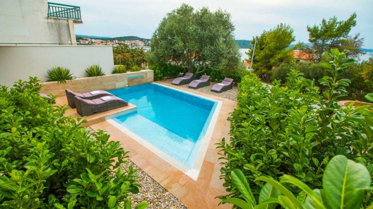 Children-friendly pleasant villa with yard, barbeque & patio | Pool view | Close to the beach | Pet-friendly — photo 3