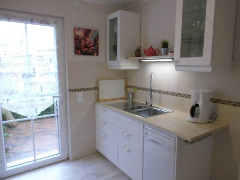 Holiday apartment with barbecue & patio — photo 5