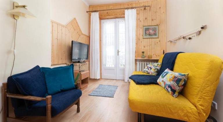 Holiday apartment with garden & BBQ — photo 2