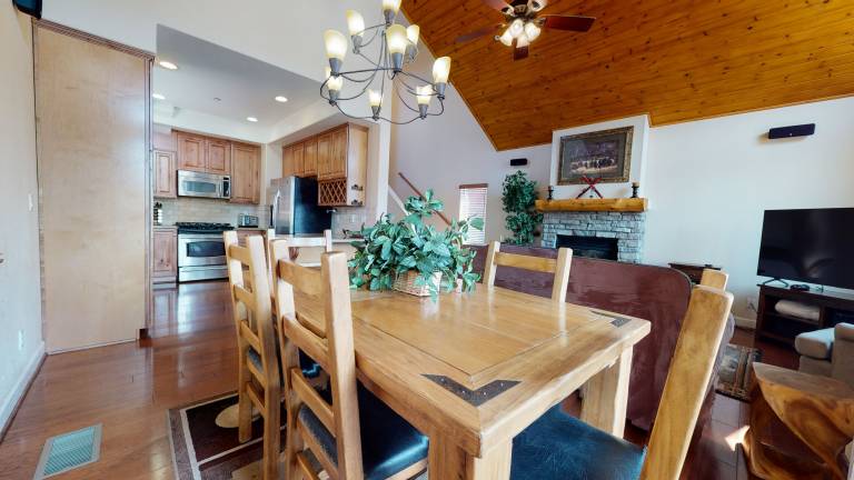 Condo with patio, barbecue & jacuzzi — photo 2