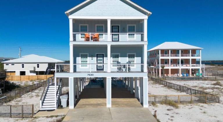Ample house | Beach nearby | Perfect for remote work | Pets allowed in Pensacola, FL
