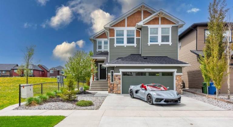 House with 1 room for 12 persons in Airdrie, AB