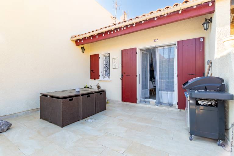 Fully equipped wonderful vacation home with garden, terrace & barbeque | Sea view | Beach nearby | Dogs allowed in Leucate