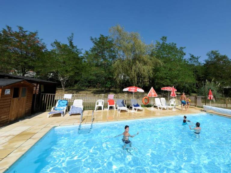 Mobile home with patio & heated pool — photo 2