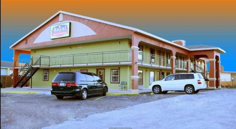 Royal Inn & Suites — photo 4