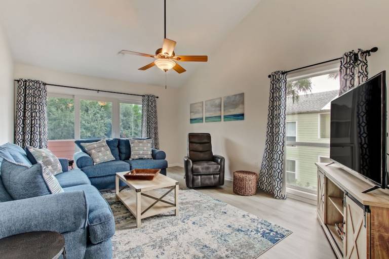 Condo Crescent Beach