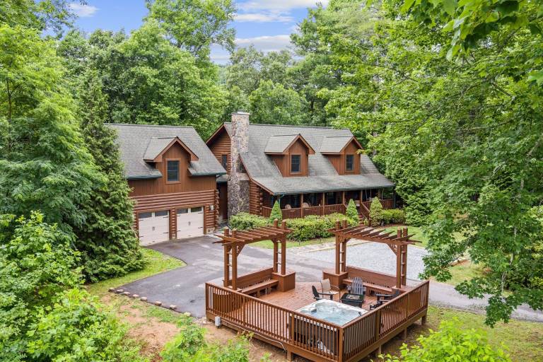 Waynesville Cabin Rentals from 110 HomeToGo