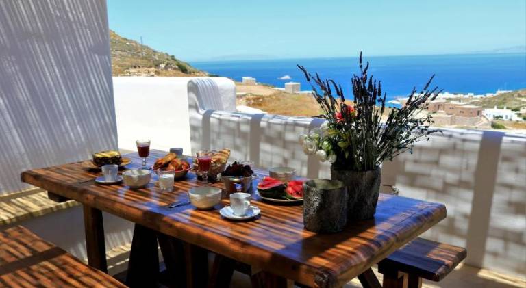 Vacation home with patio | Suitable for remote work | Pet-friendly in Milos
