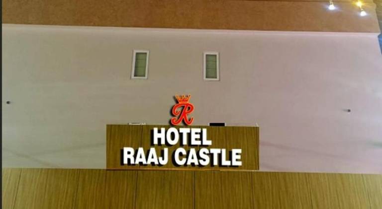 HOTEL RAAJ CASTLE