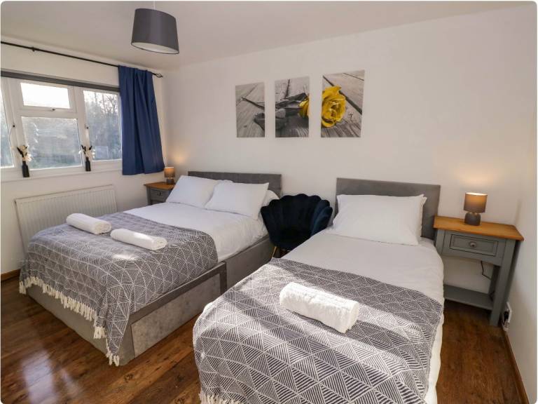 Leamington Spa House with 4 Bedrooms