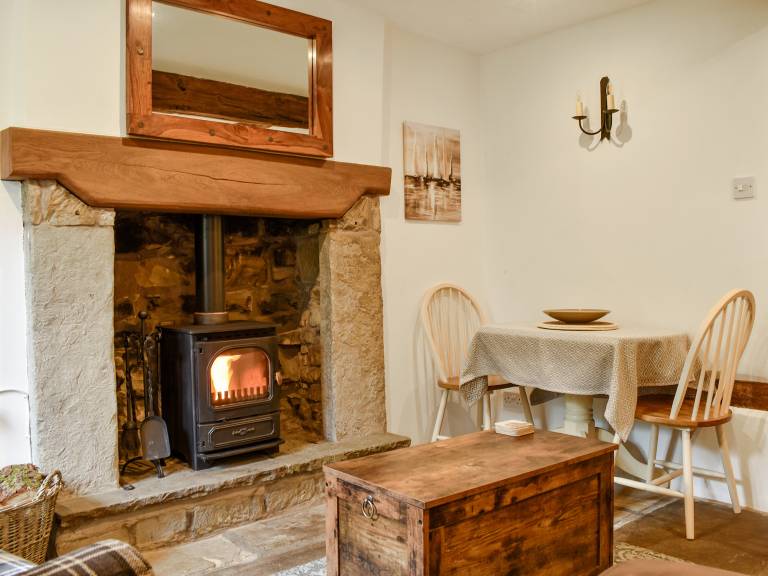 Cottage with garden — photo 4