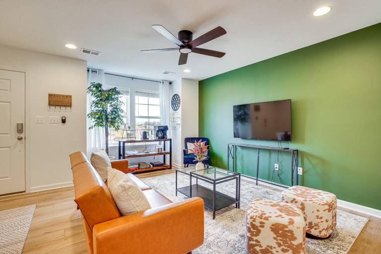 Great for Families! Townhome 9 Mi to Harpers Ferry — photo 2