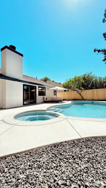 House South Natomas